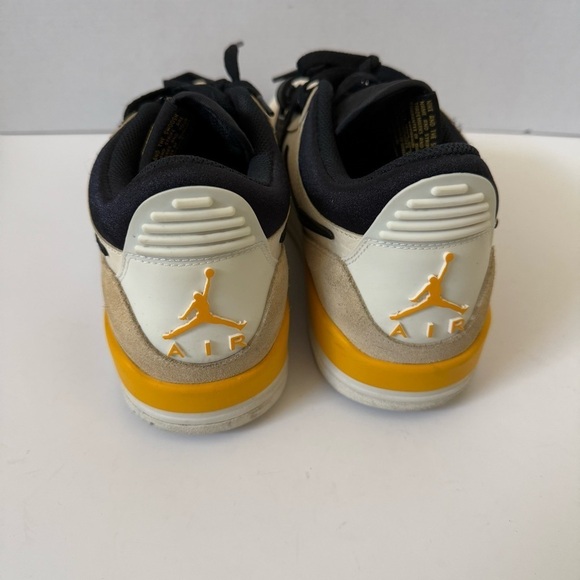 Nike Air Jordan Legacy Sneakers Low Pale CD7069-200 Unisex Cream Black SZ 8.5 - Picture 7 of 14